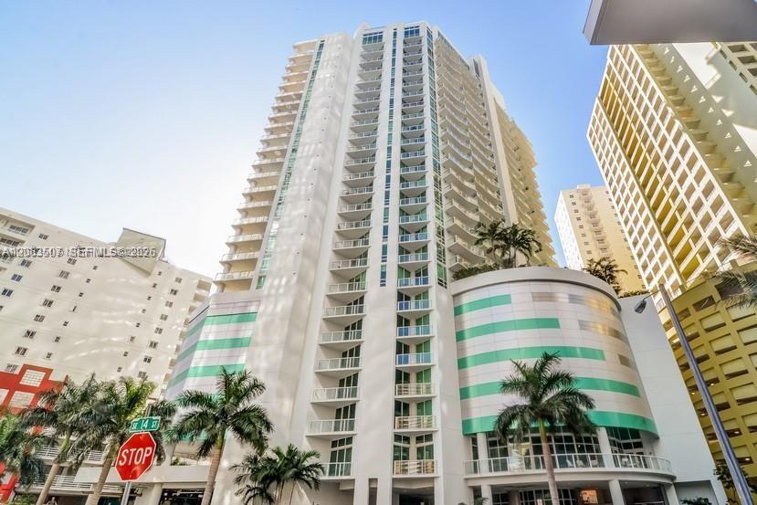 218 SE 14th St # 2004, Miami FL 33131