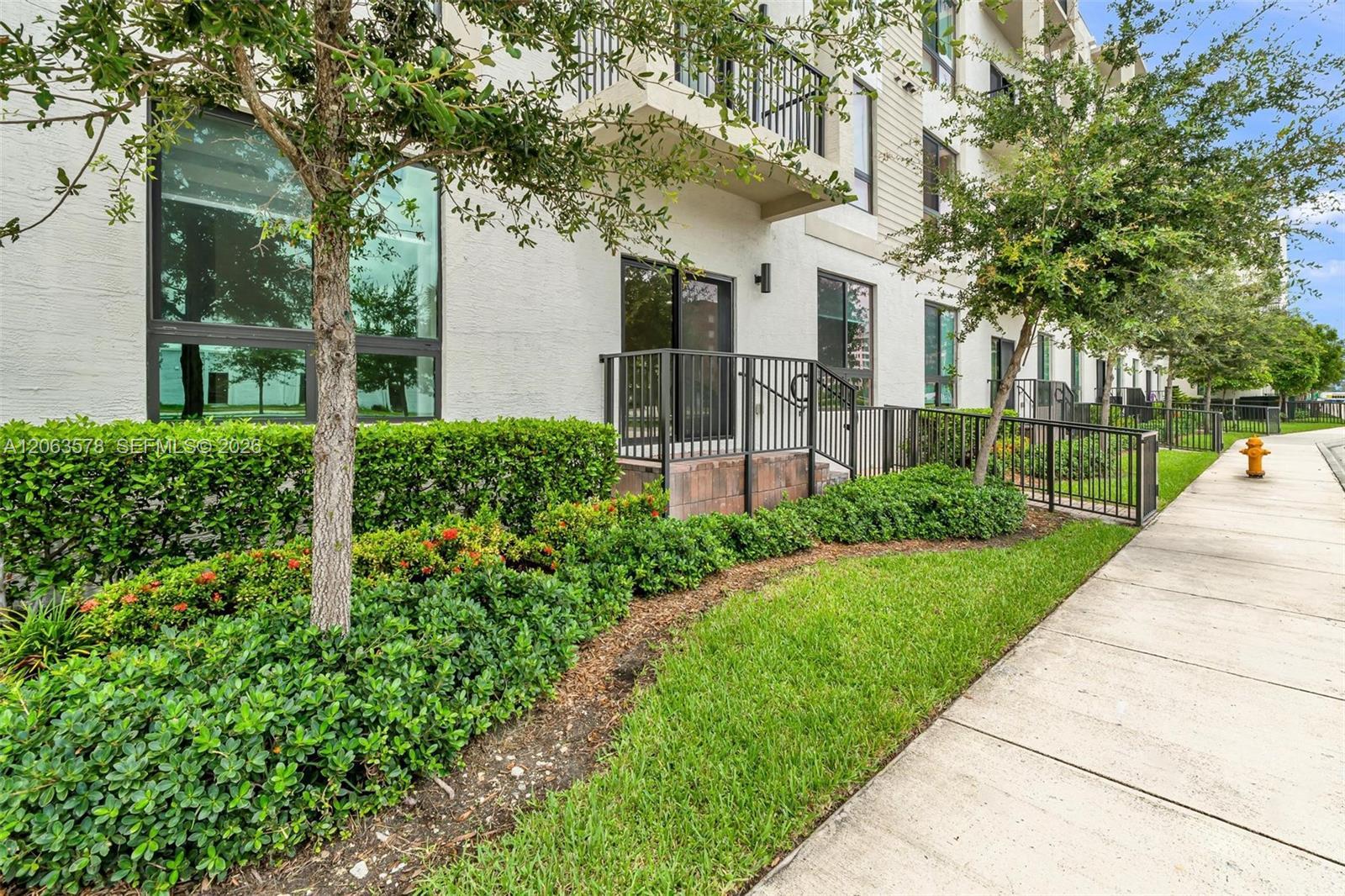 8167 NW 41st St # 110, Doral FL 33166