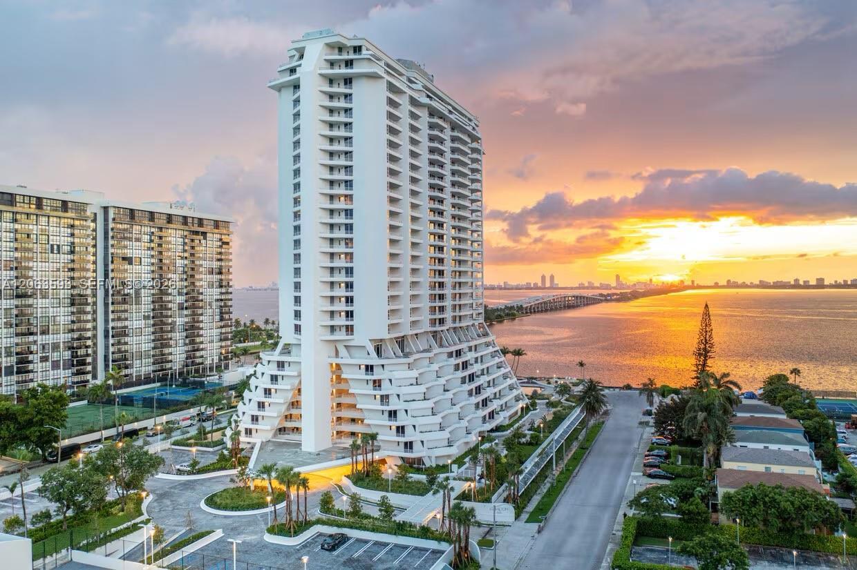 555 NE 34th St # 401, Miami FL 33137