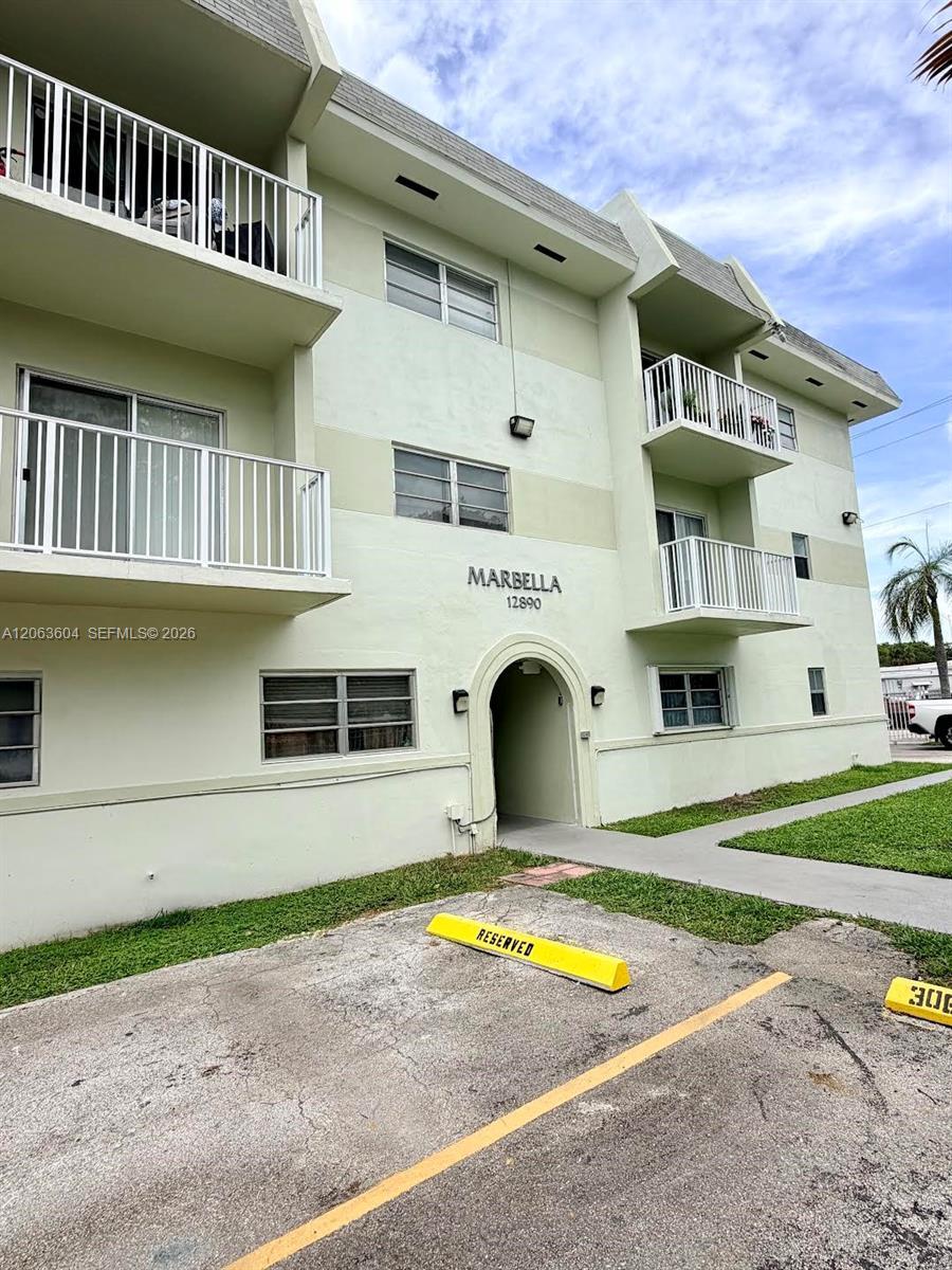12890 NE 8th Ave # 304, North Miami FL 33161