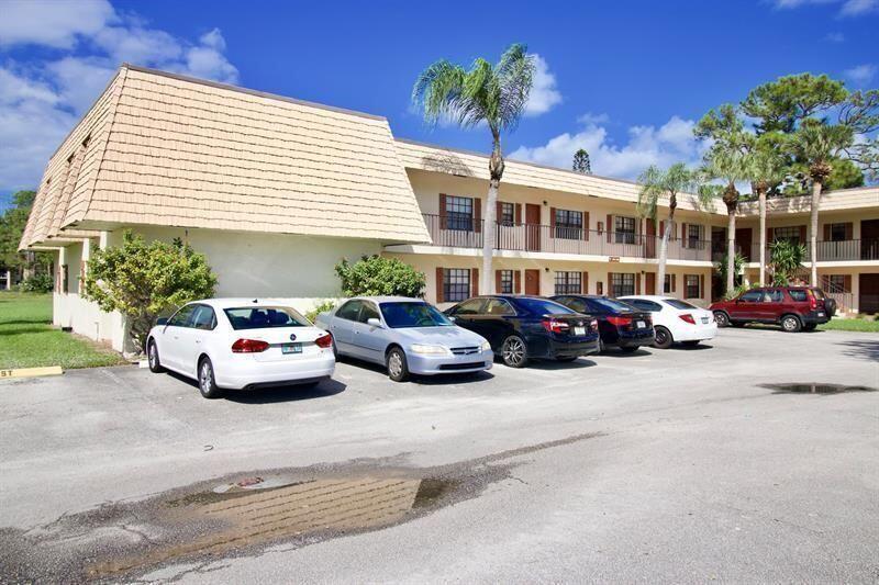 4720 OAK TERRACE Drive, FL 33463