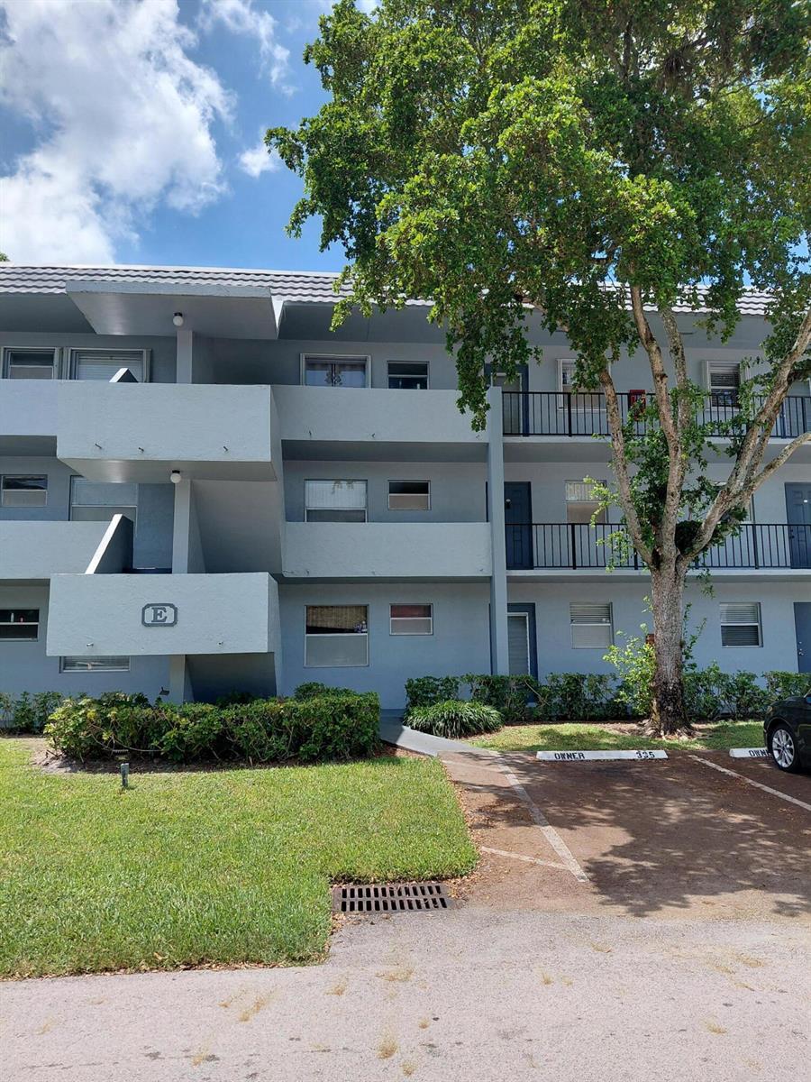 8350 SANDS POINT Boulevard # 102E, Tamarac FL 33321