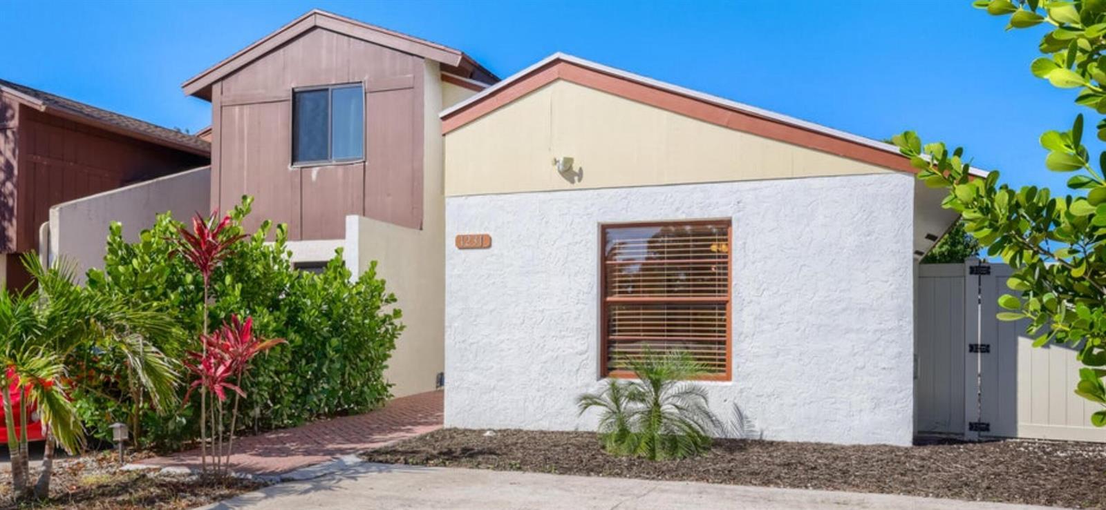 1231 THE 12TH FAIRWAY, Wellington FL 33414