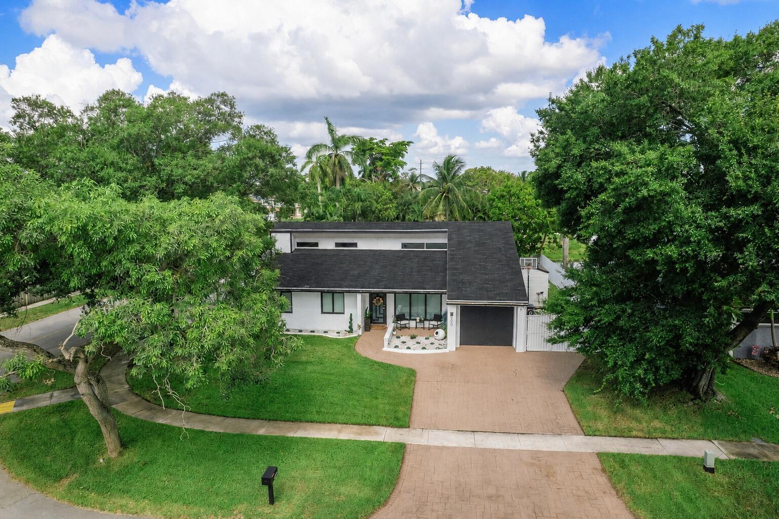 400 NW 98TH Avenue, Pembroke Pines FL 33024