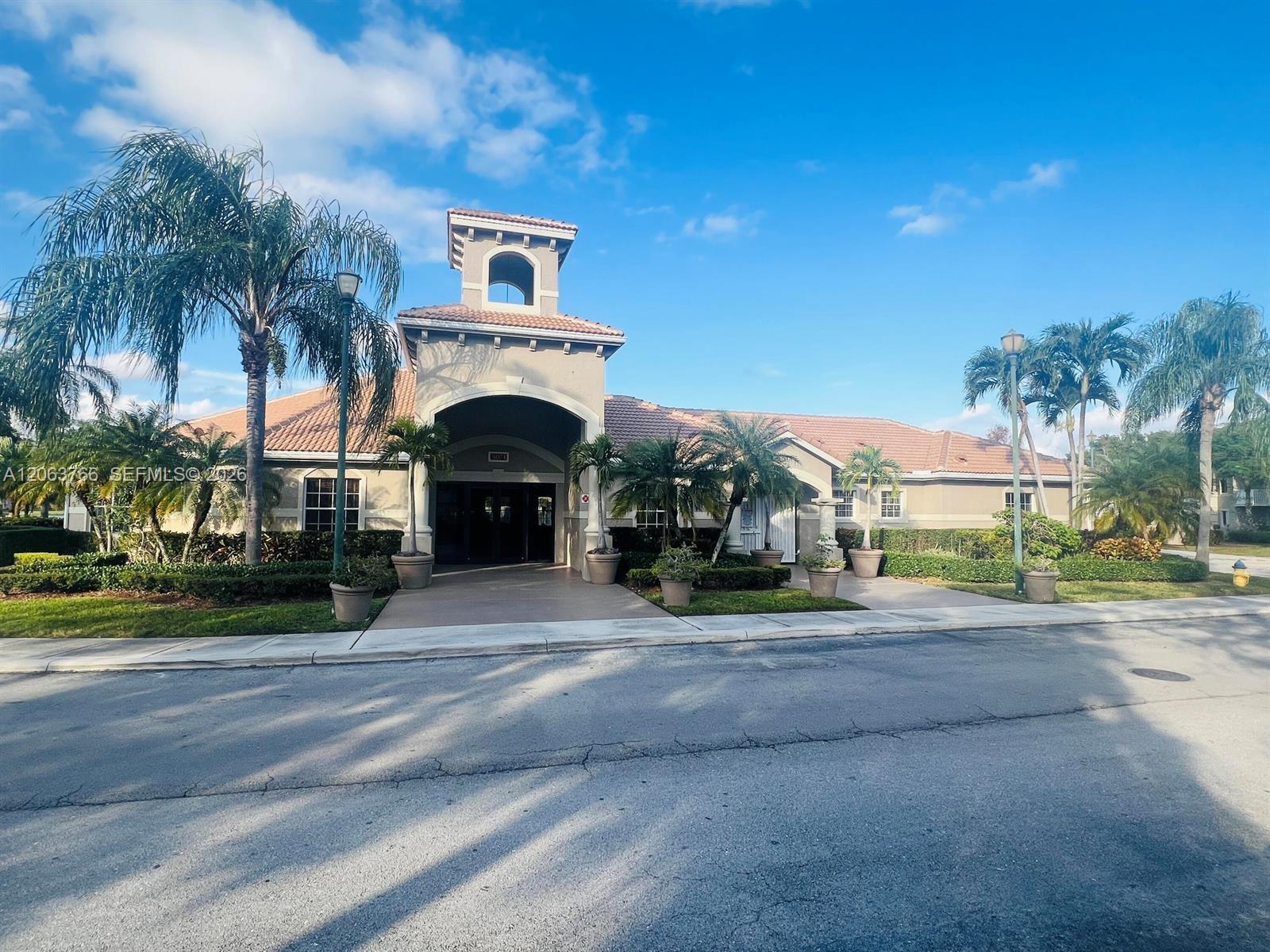 5045 Wiles Rd # 201, Coconut Creek FL 33073