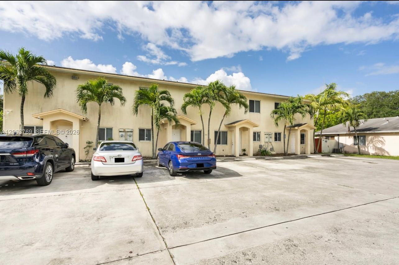 925 SW 8th St # A, Hallandale Beach FL 33009