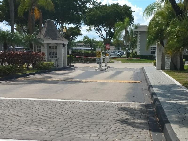 448 NE 210TH CIR Terrace # 6B, Miami FL 33179