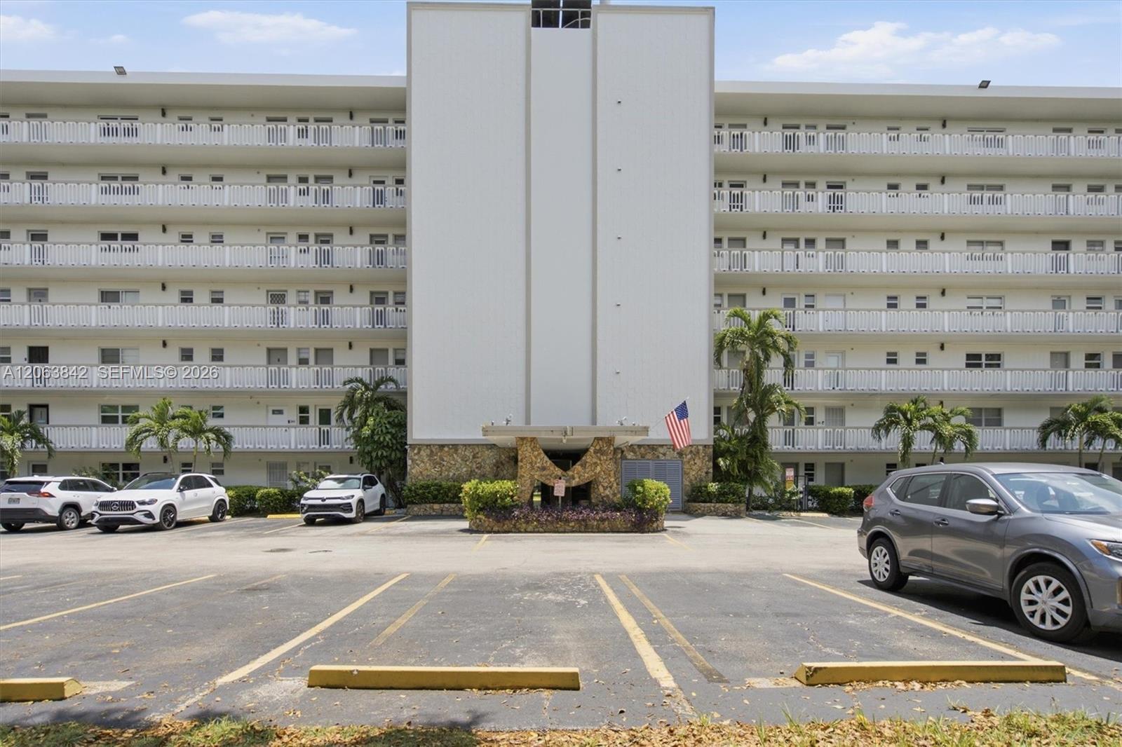 1000 NE 12th Ave # 408, Hallandale Beach FL 33009