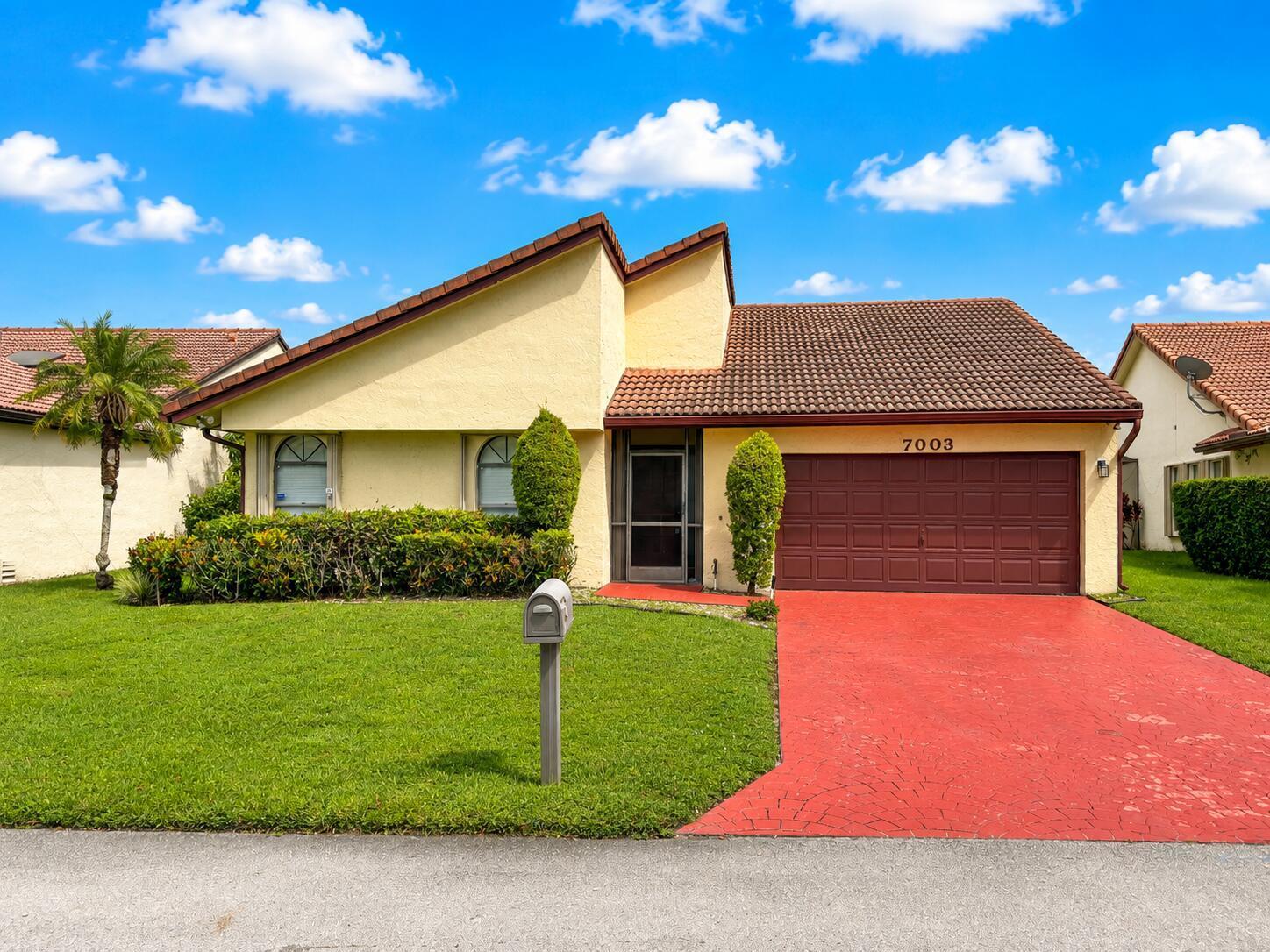 7003 GOLF POINTE Circle, Tamarac FL 33321