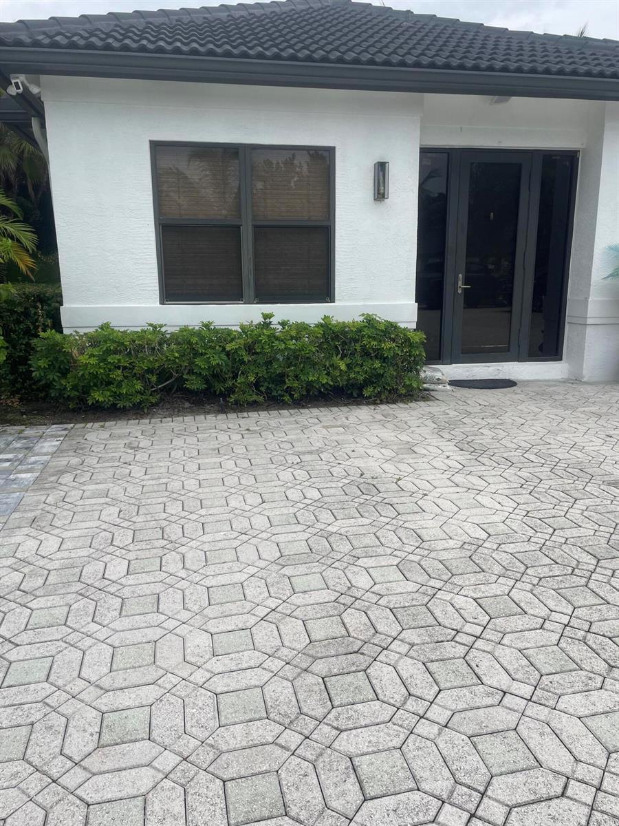8691 MAN O WAR Road # A, Palm Beach Gardens FL 33418