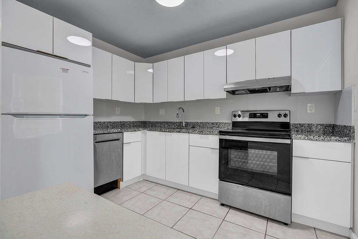 340 NW 19th Street # 308, Boca Raton FL 33432