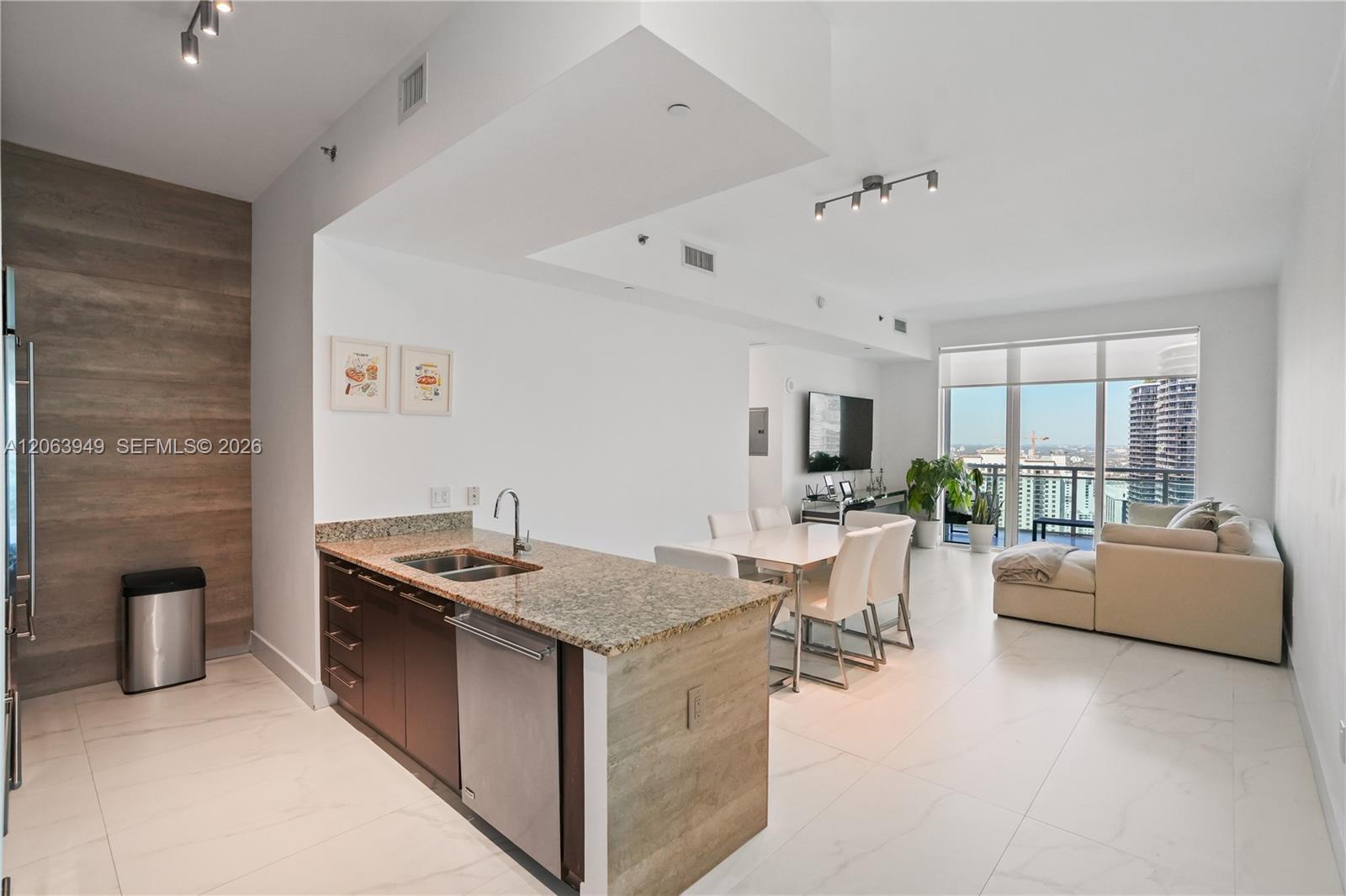 950 Brickell Bay Dr # 4101, Miami FL 33131