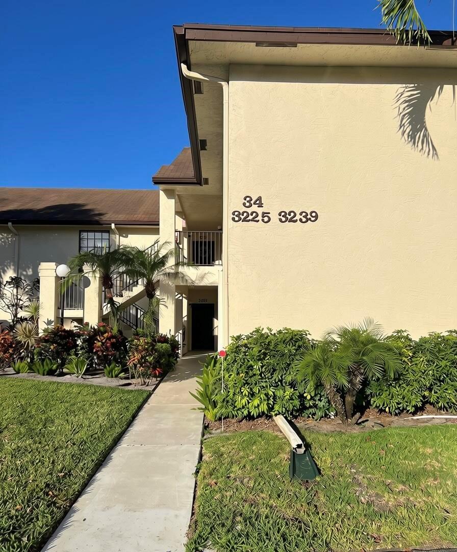 3237 Jog Park Drive, FL 33467