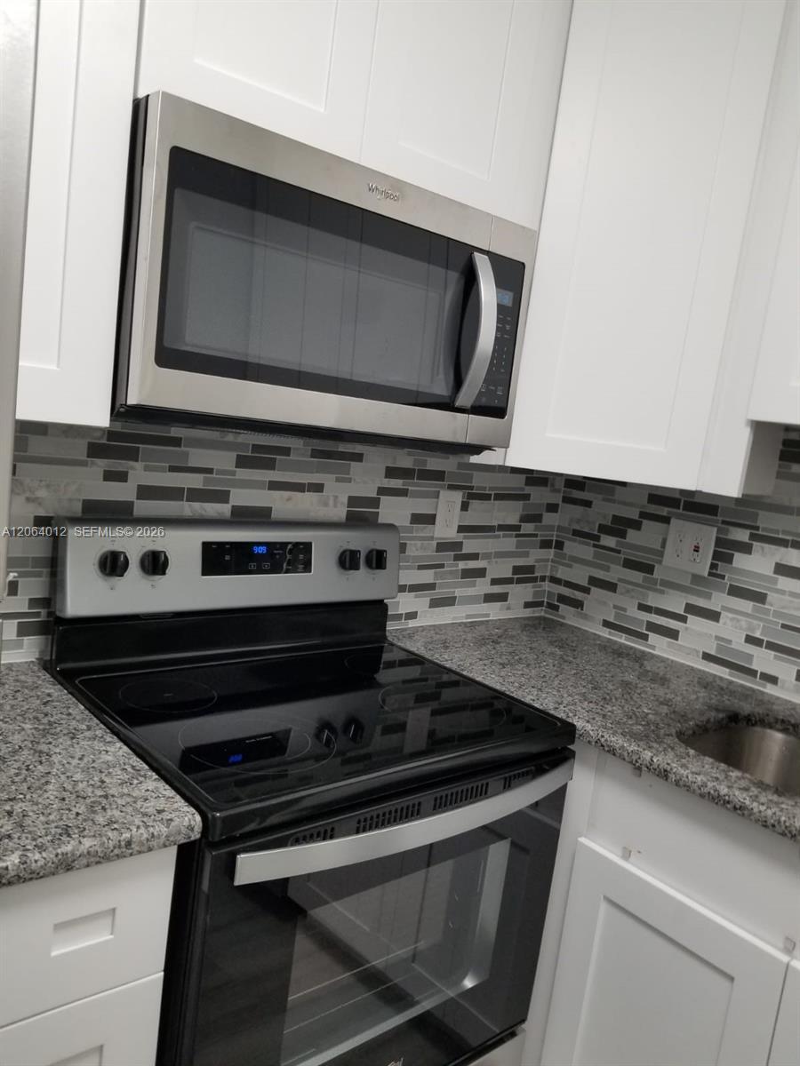 2990 NE 16th Ave # 105, Oakland Park FL 33334