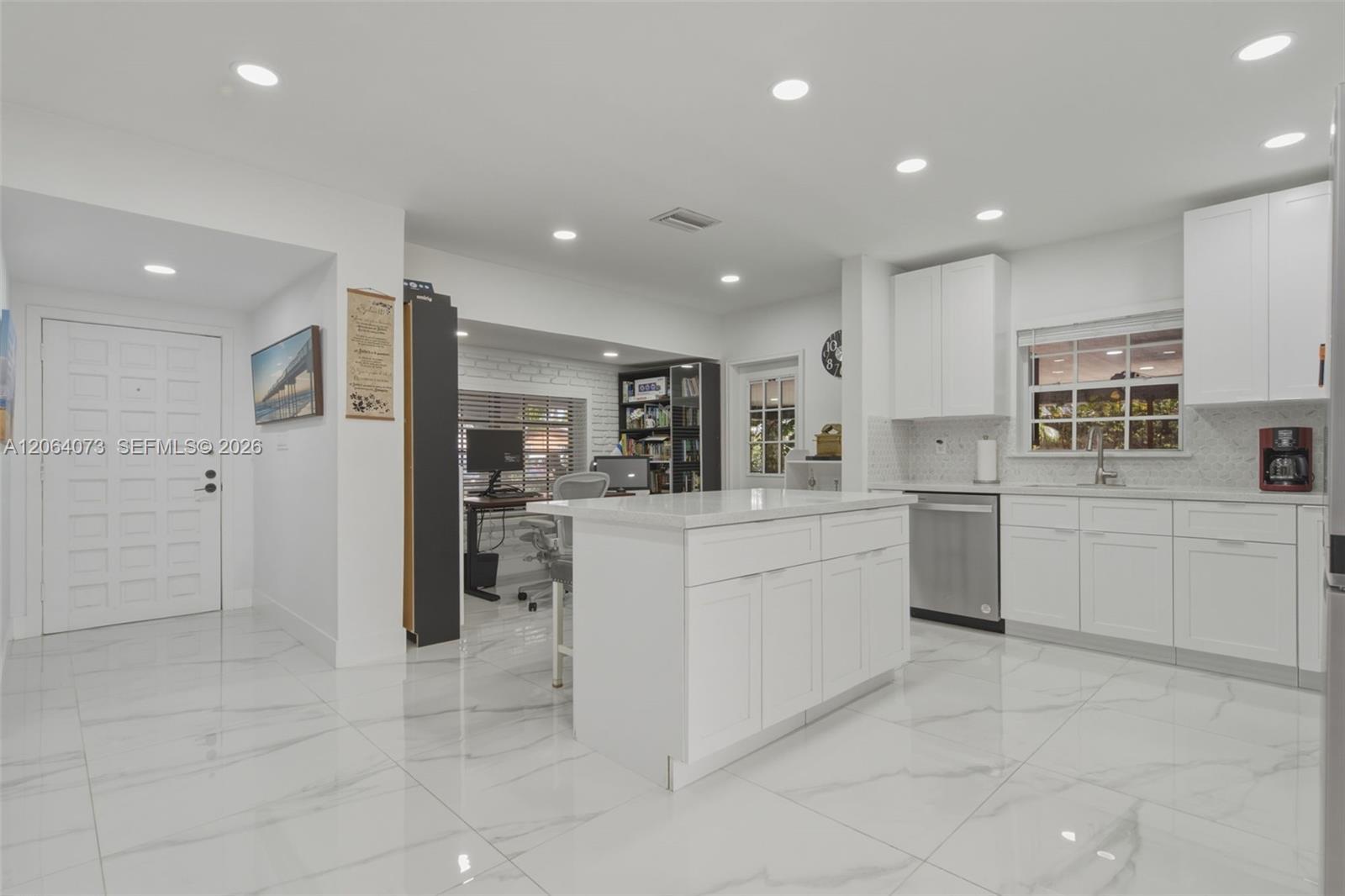 11621 NW 58th Pl, Hialeah FL 33012