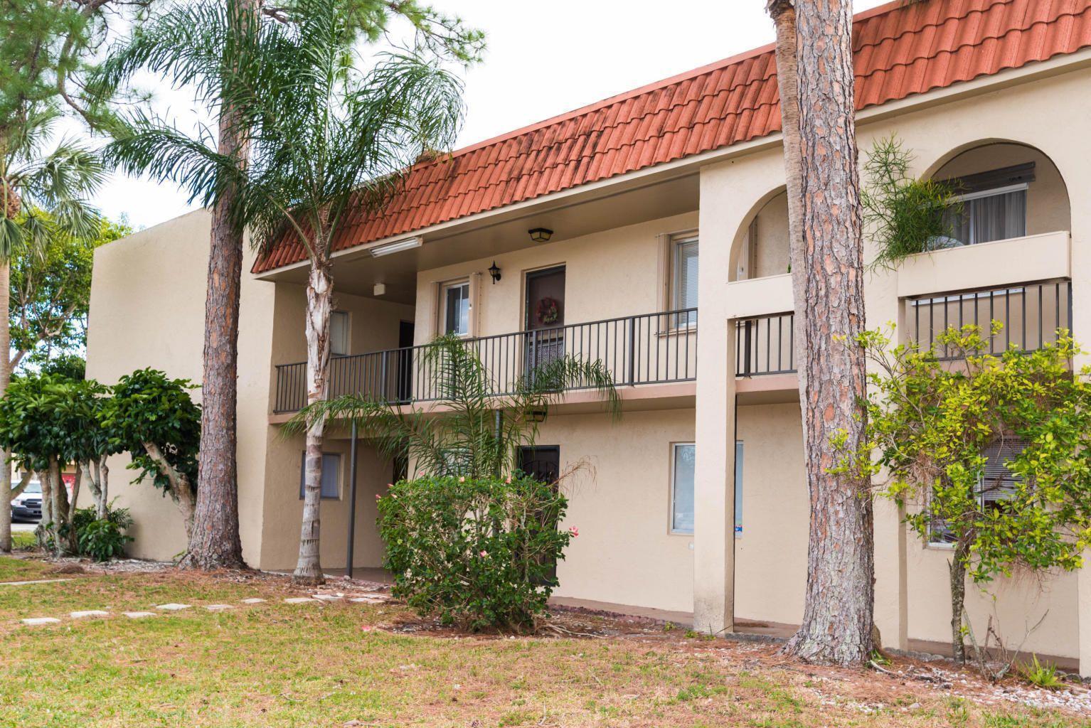 6054 FOREST HILL Boulevard # 103, West Palm Beach FL 33415