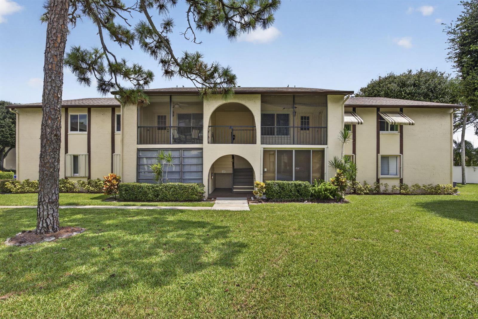 3625 LA AIRES Court # 1, FL 33463