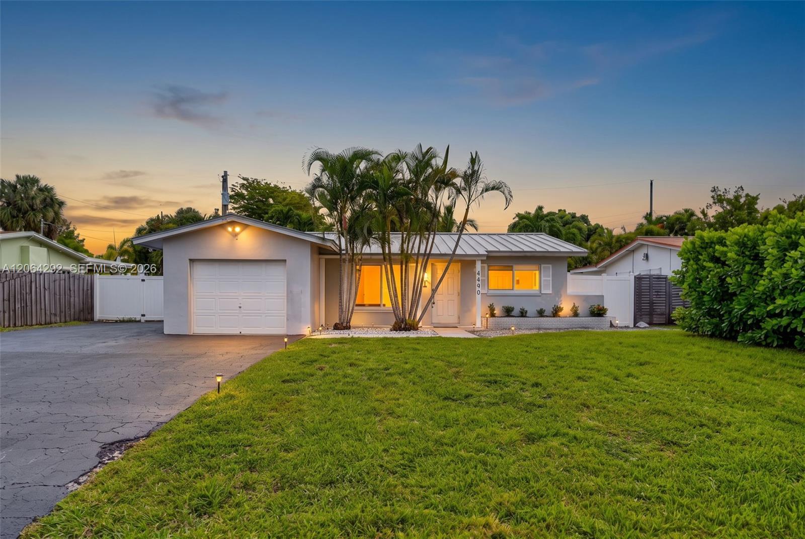 4490 NW 19th Way, Oakland Park FL 33309