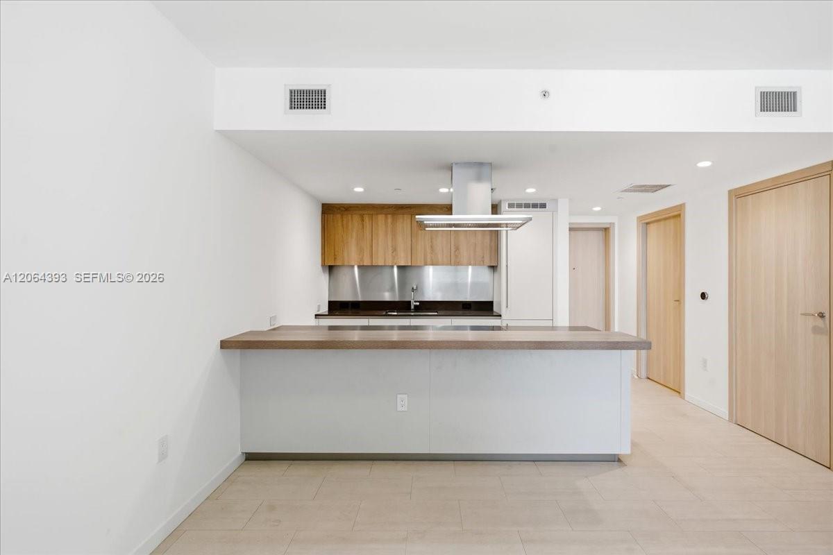 1000 Brickell Plz # 3303, Miami FL 33131