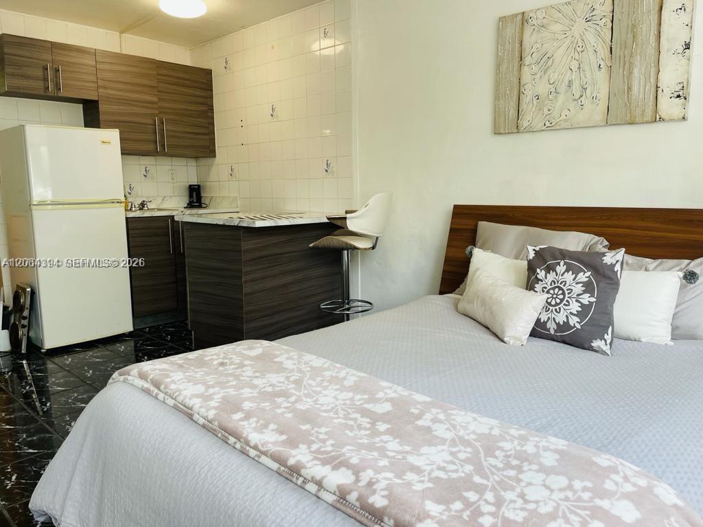 6484 iIndian Creek # 111, Miami Beach FL 33141