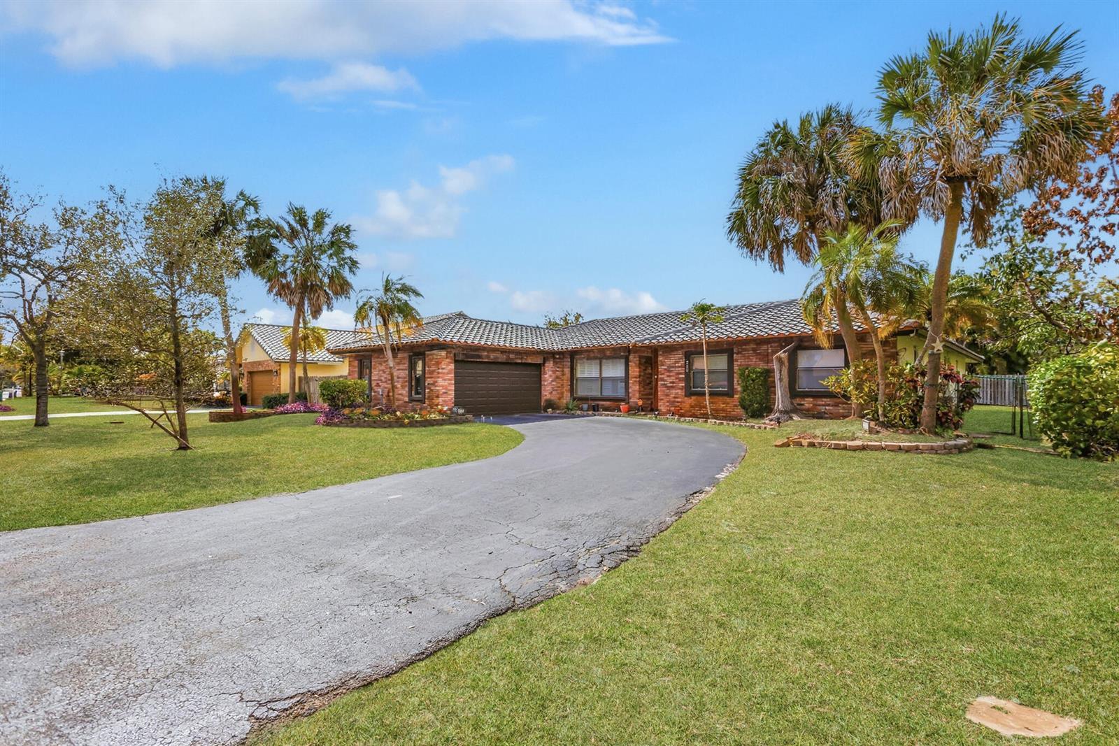 1280 NW 114th Avenue, Coral Springs FL 33071
