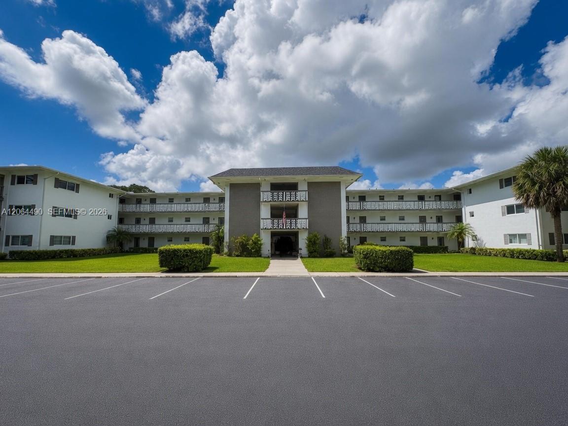 1201 Hillcrest Ct # 205, Hollywood FL 33021