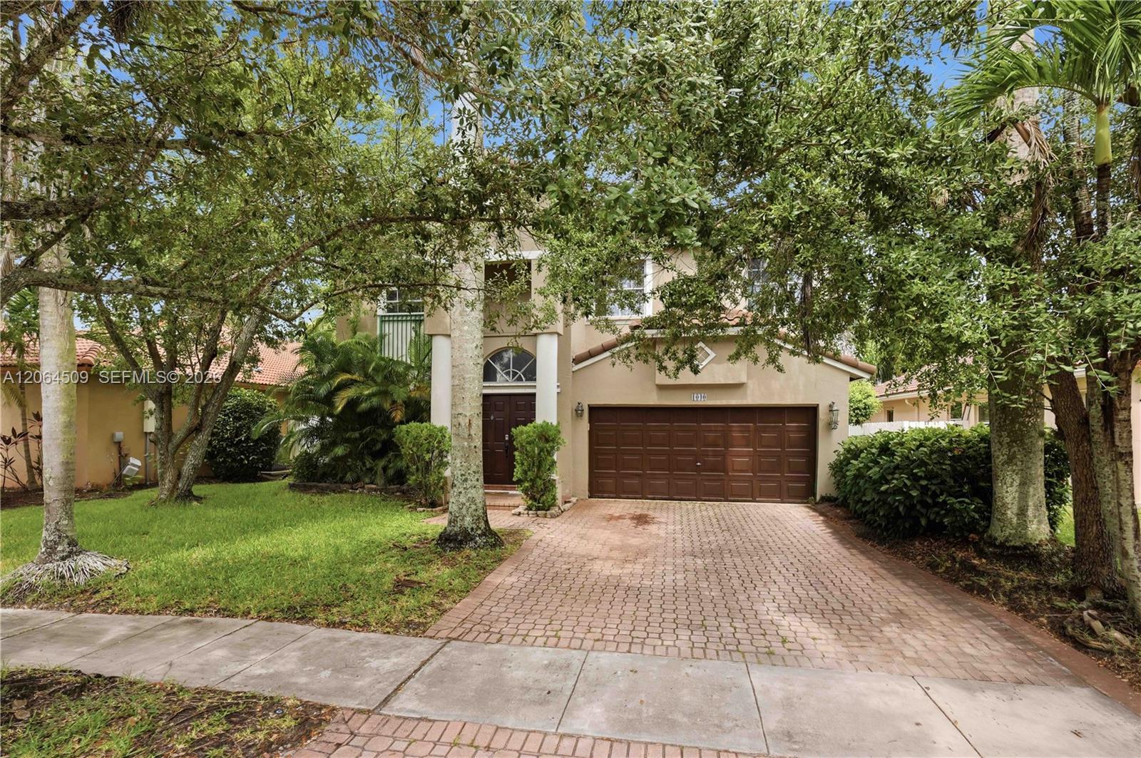 1040 NW 185th Ave, Pembroke Pines FL 33029