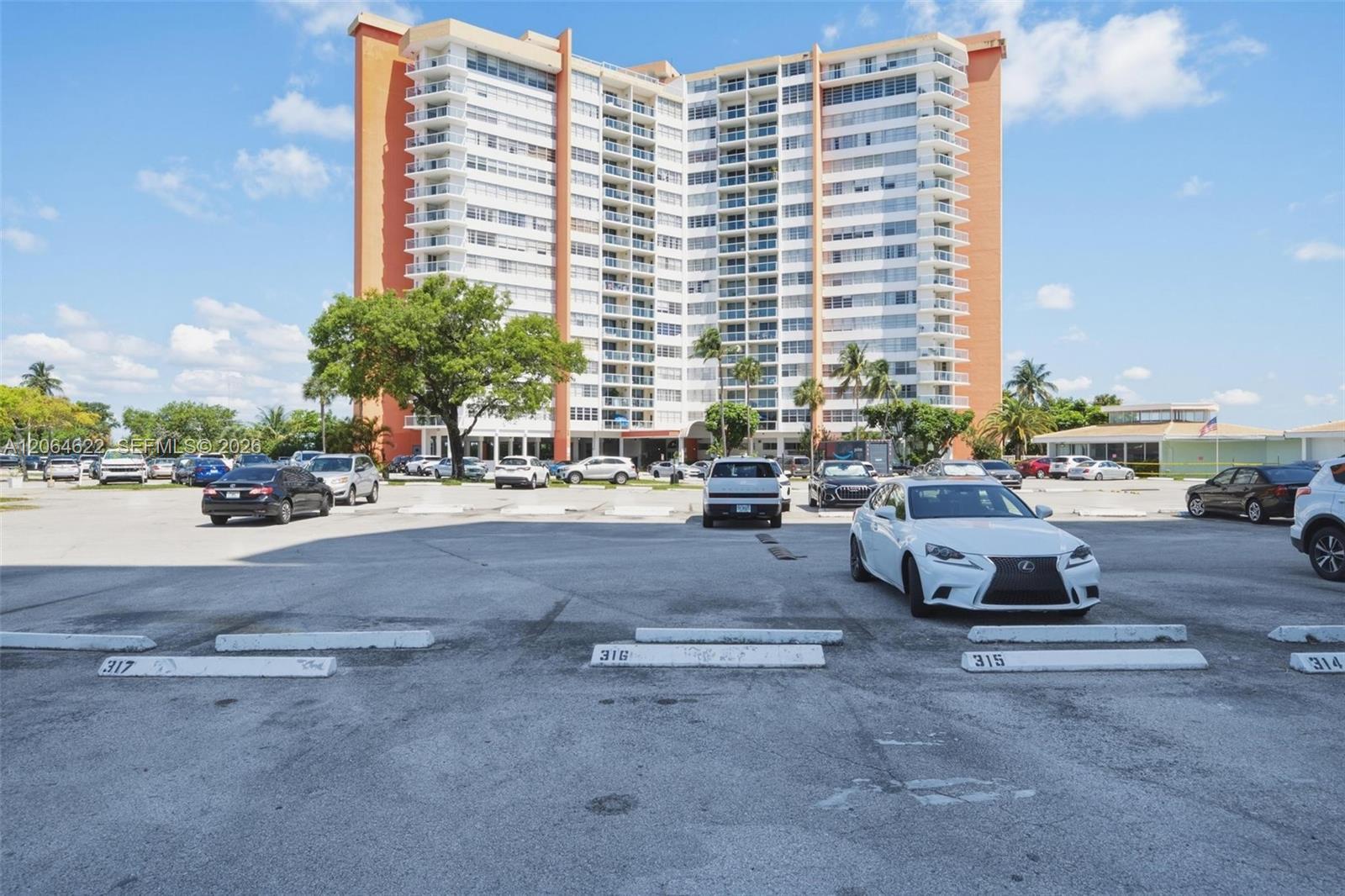 1301 NE Miami Gardens Dr # 326W, Miami FL 33179