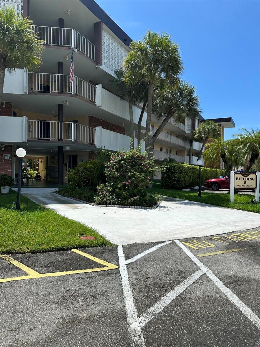 2900 NW 47TH Terrace # 105B, Lauderdale Lakes FL 33313