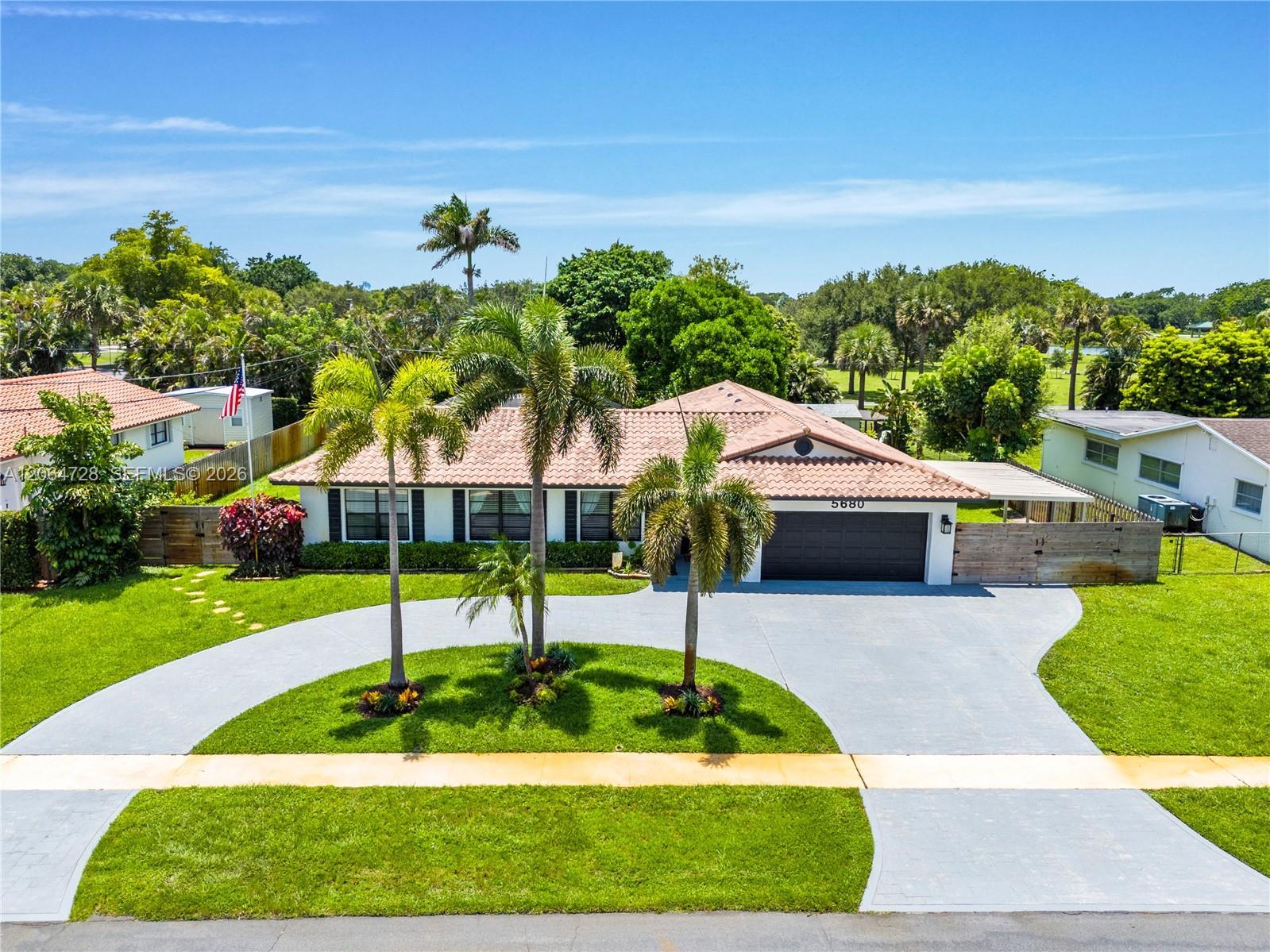 5680 SW 9th St, Plantation FL 33317