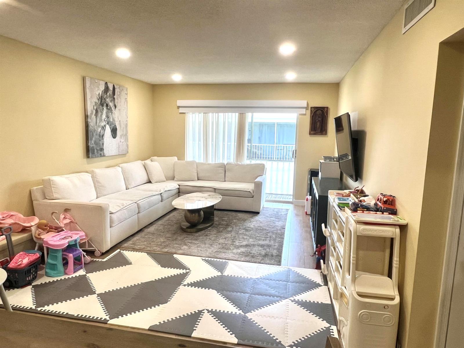2211 NE 67th Street # 1124, Fort Lauderdale FL 33308