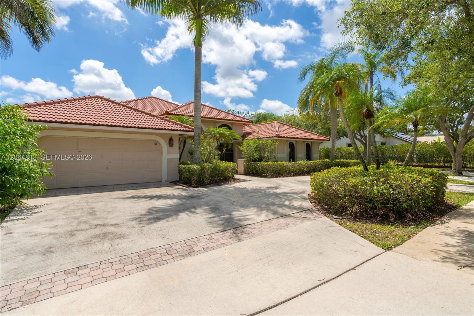1051 Deerpath Ct, Weston FL 33326