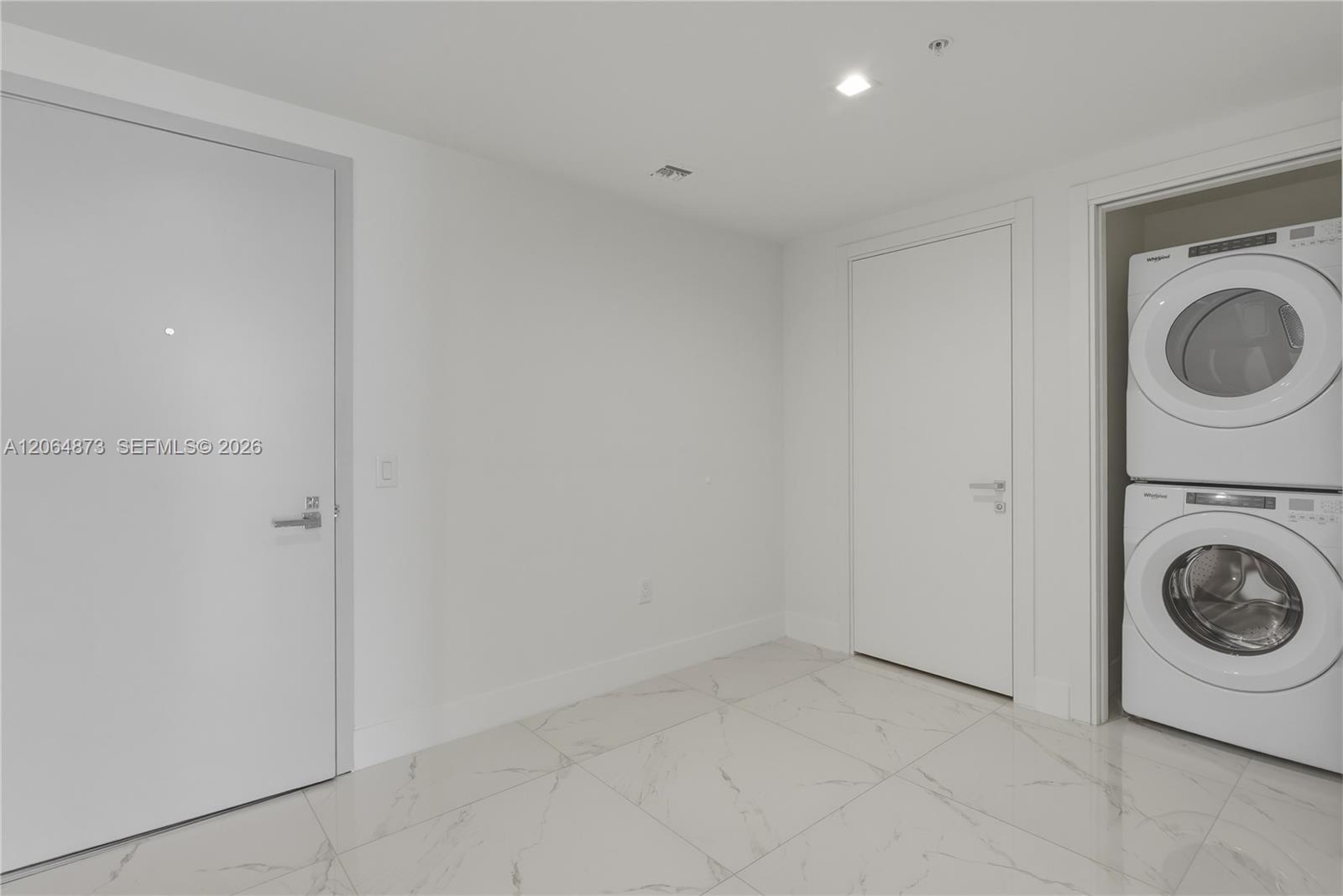 1170 E HALLANDALE BEACH # 904, Hallandale Beach FL 33009