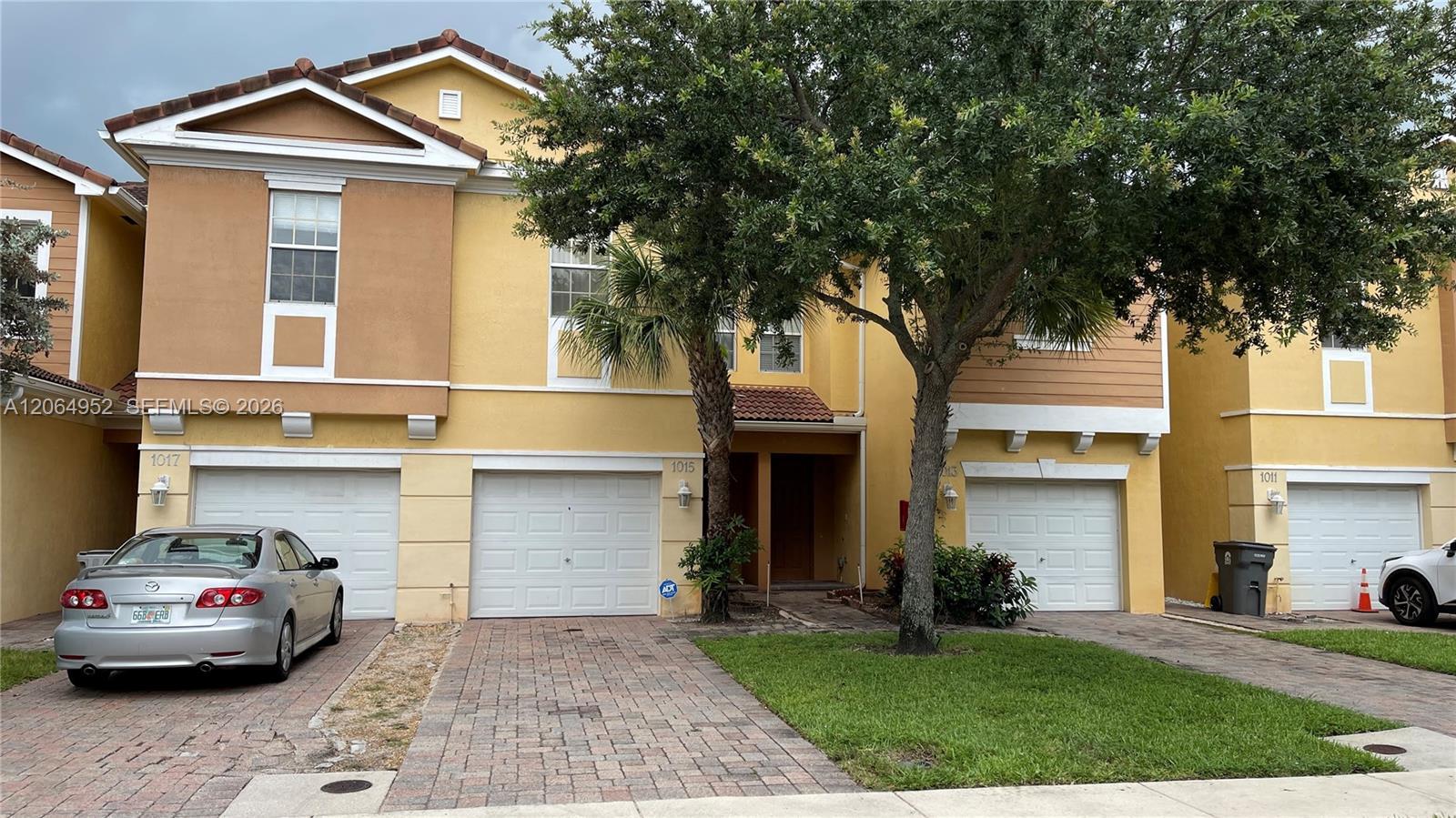 1015 Pipers Cay Dr, West Palm Beach FL 33415
