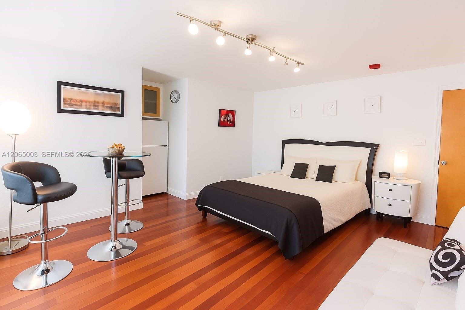 420 15th St # 306, Miami Beach FL 33139