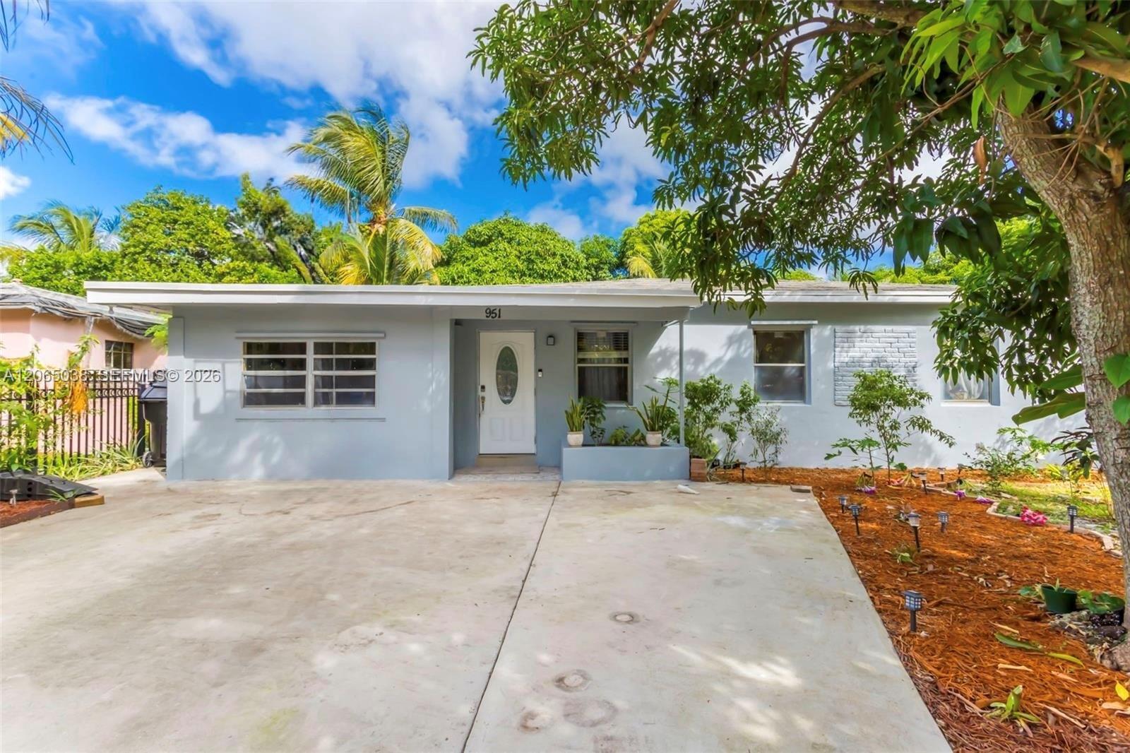 951 NE 157th Ter, North Miami Beach FL 33162