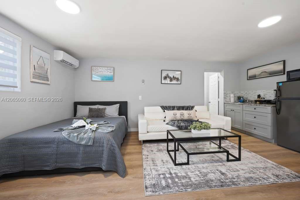 213 Columbus Pkwy # 2, Hollywood FL 33021