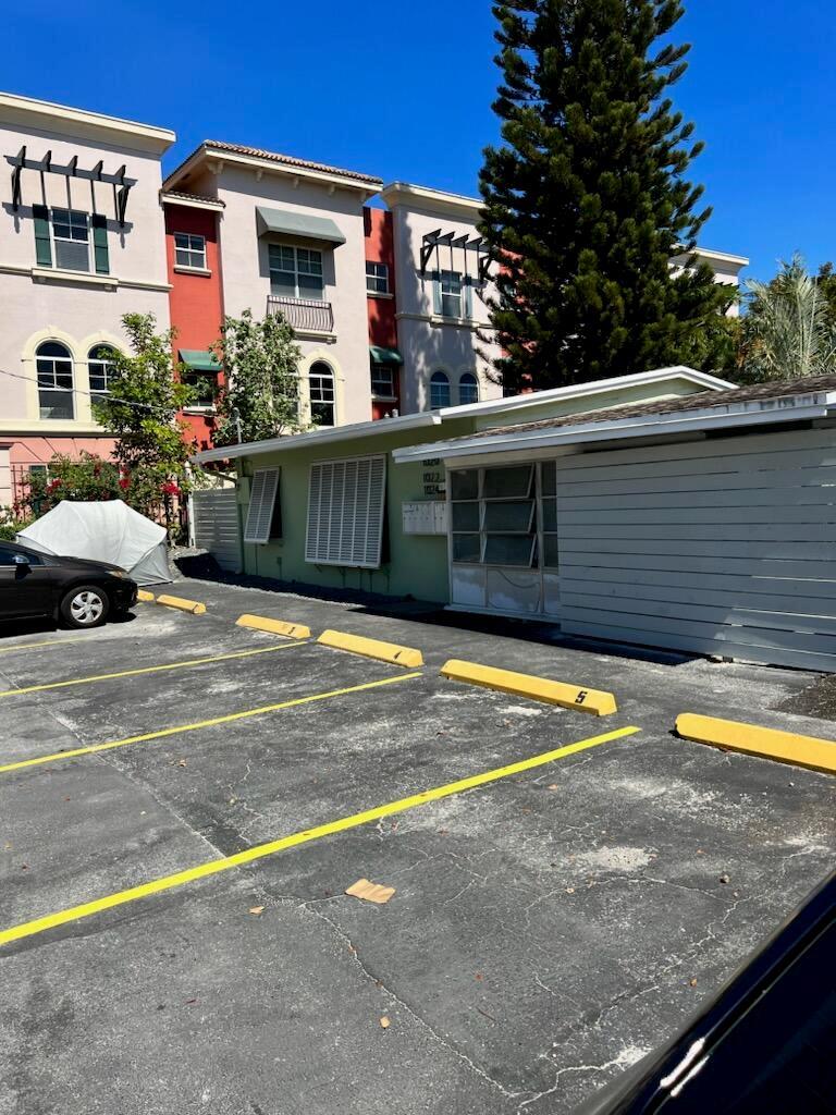 1033 NE 17TH Way # 605, Fort Lauderdale FL 33304