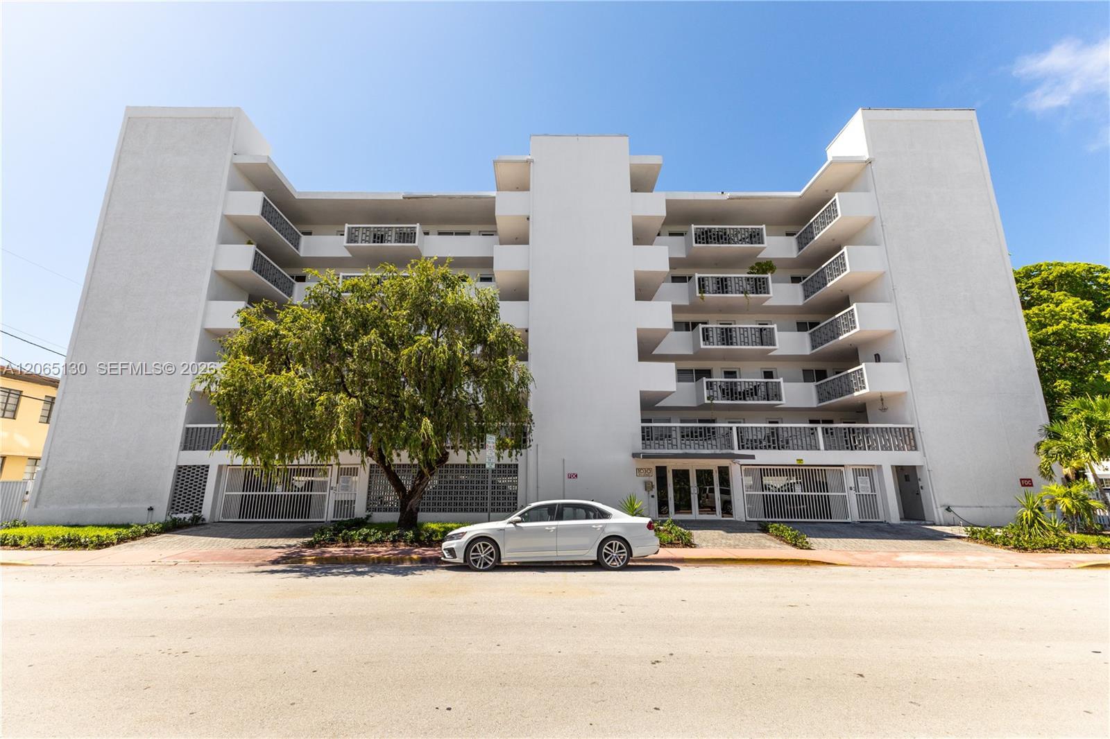1030 9th St # 204, Miami Beach FL 33139
