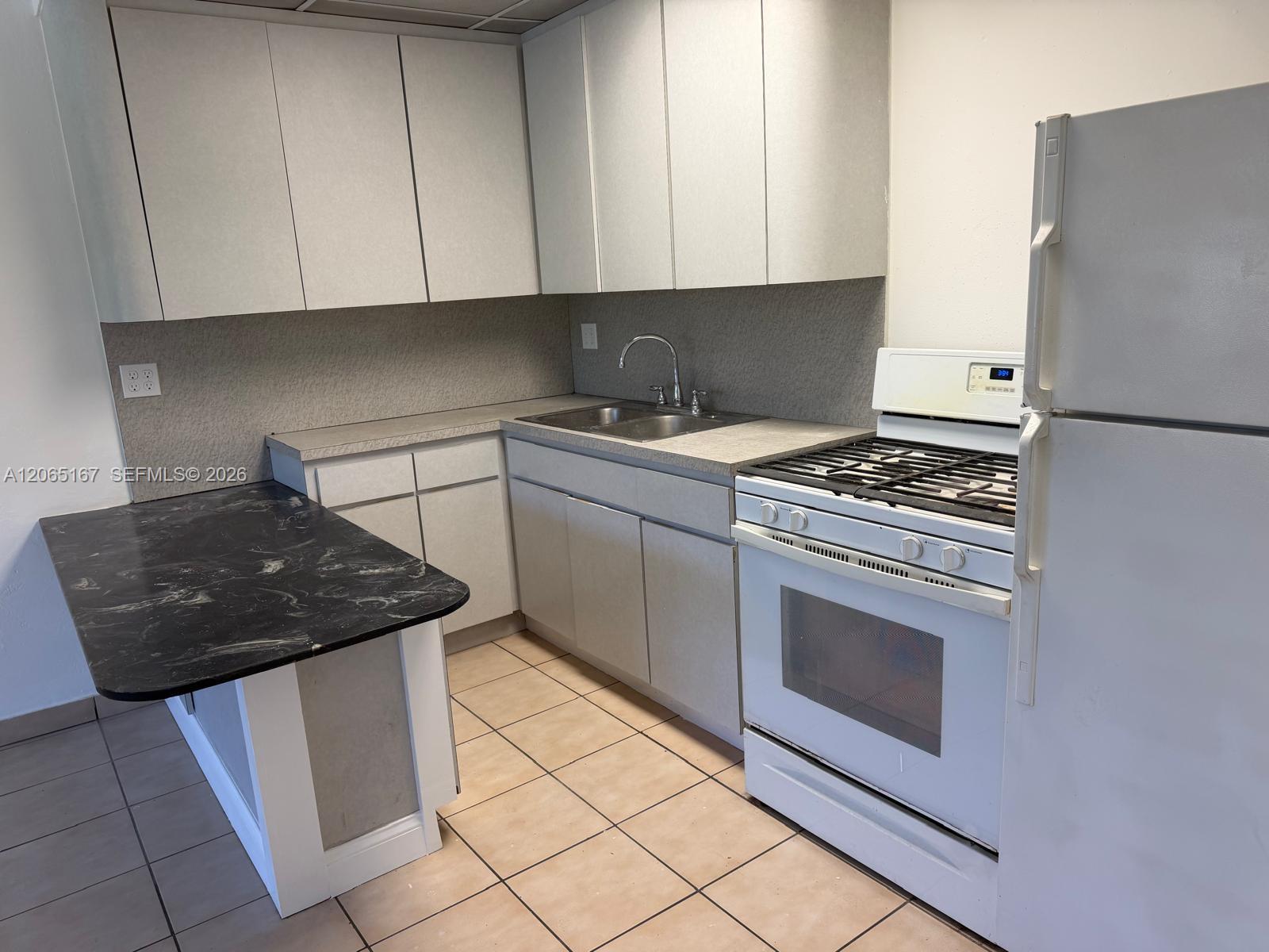 1845 Pembroke Rd # 27, Hollywood FL 33020
