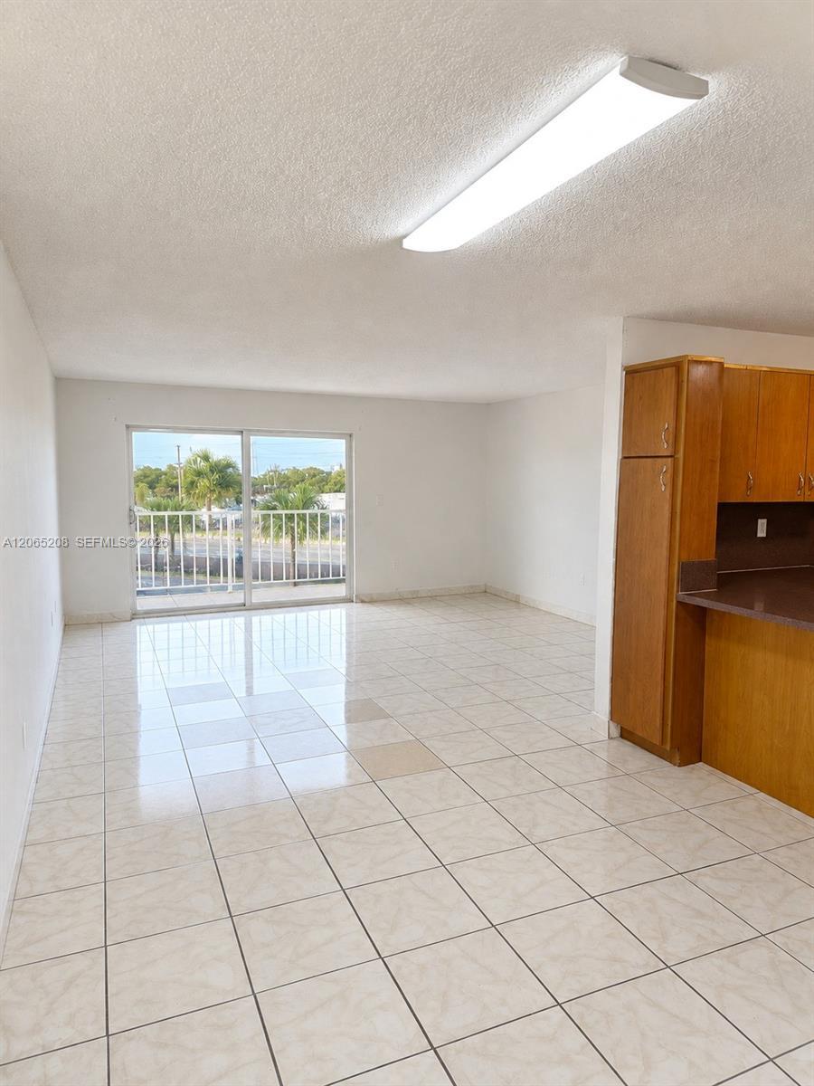 555 NE 123rd St # D, North Miami FL 33161