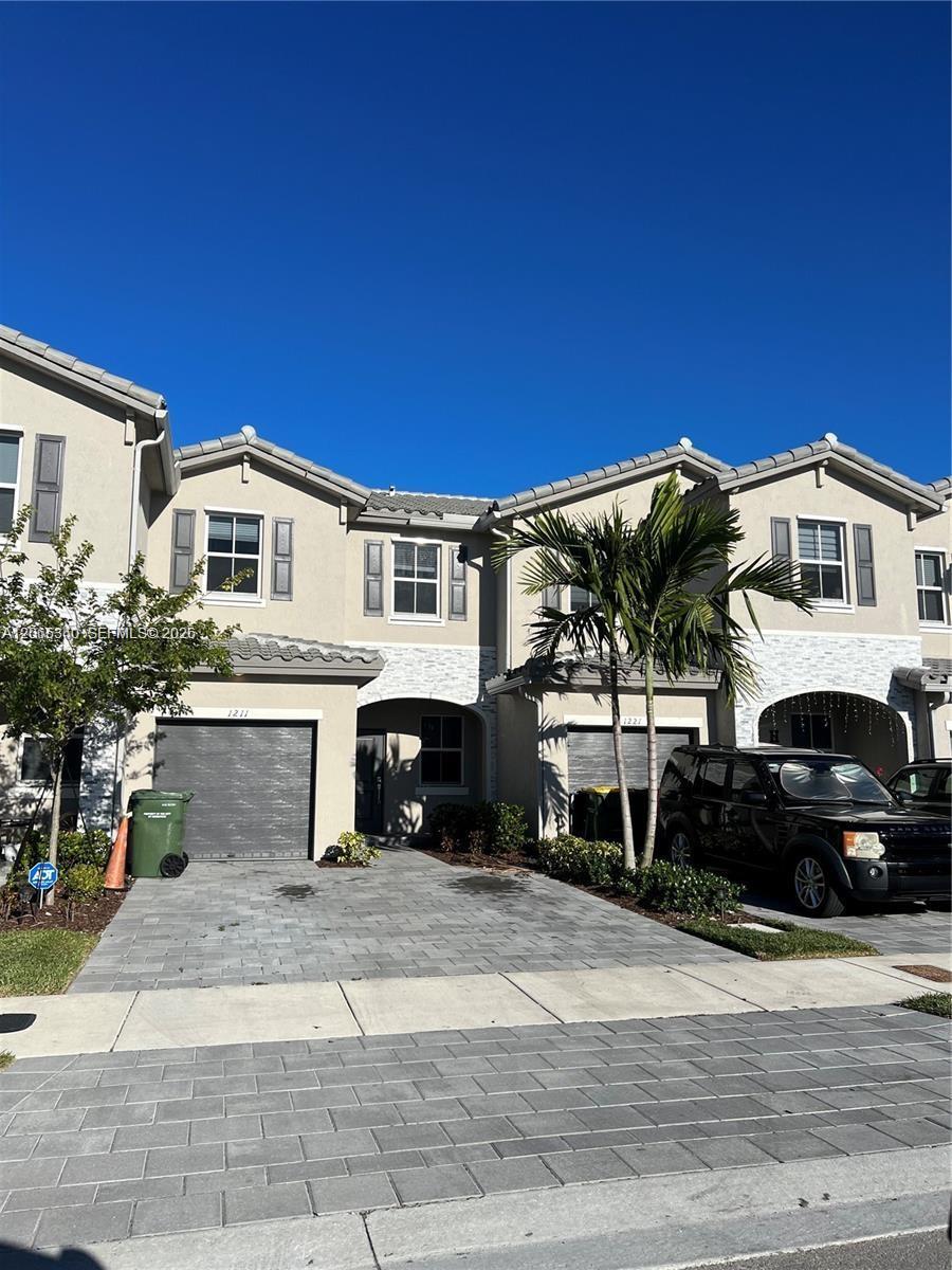 1211 SE 27th Ter, Homestead FL 33035