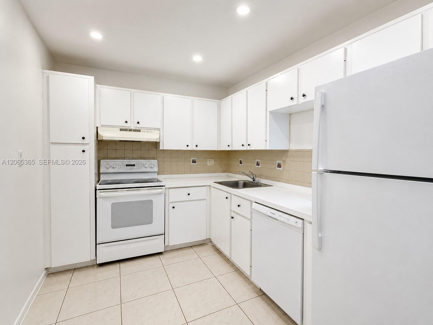 4384 NW 9th Ave # 2A, Deerfield Beach FL 33064