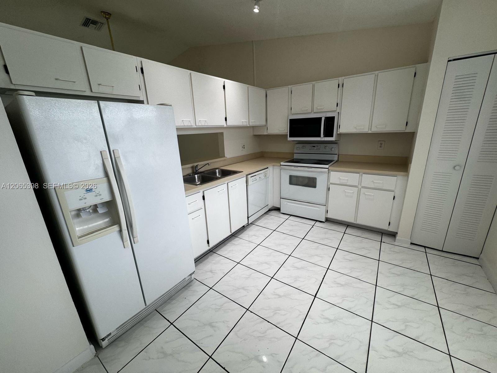 8848 NW 76th Ct, Tamarac FL 33321