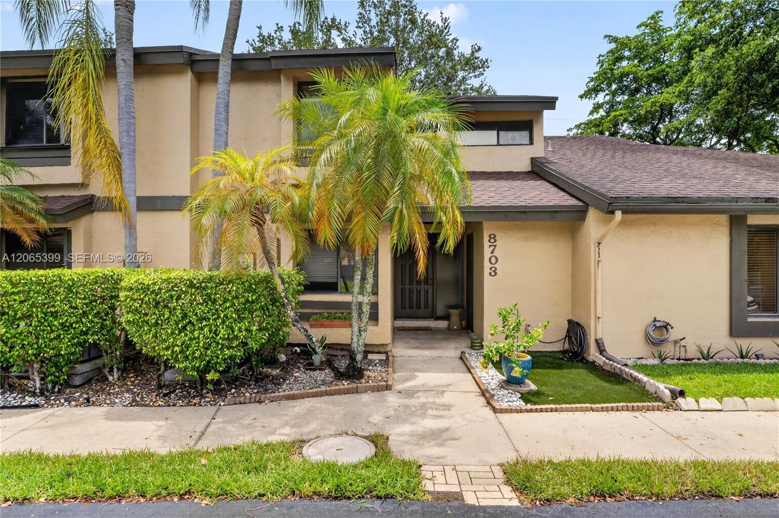 8703 Cleary Blvd, Plantation FL 33324