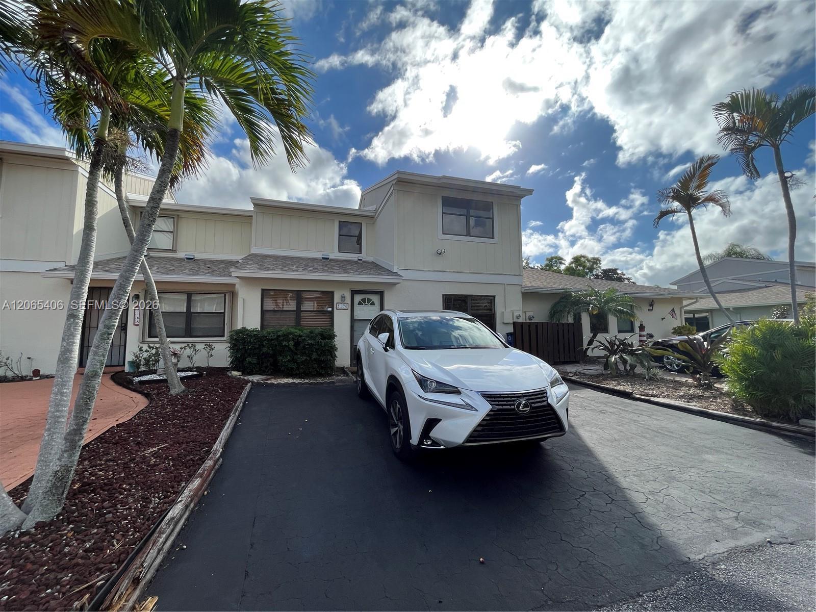 5170 Tennis Ln, Delray Beach FL 33484