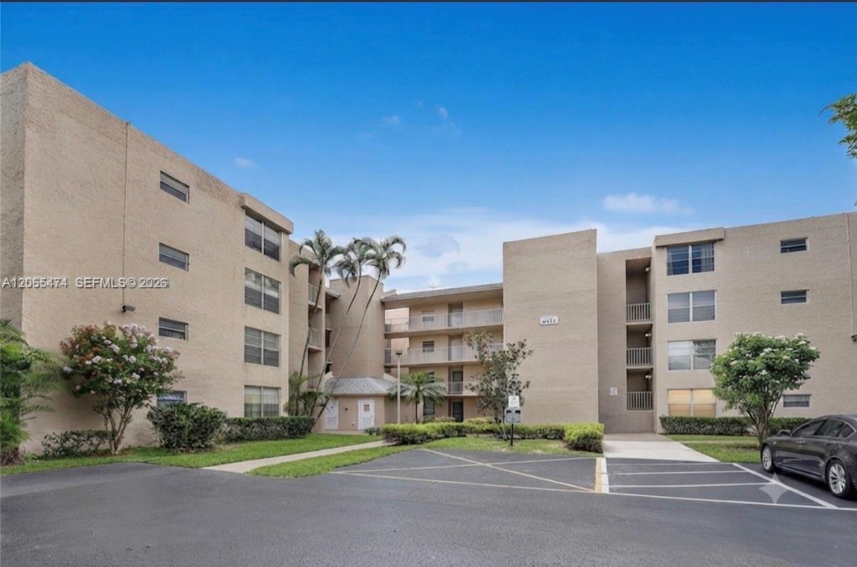 9471 Evergreen Pl # 307, Davie FL 33324
