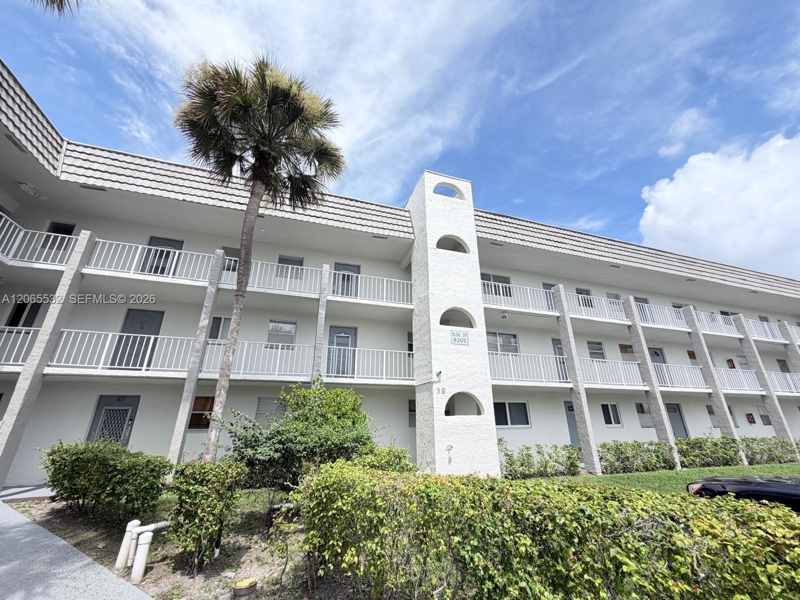 8305 Sunrise Lakes Blvd # 310, Sunrise FL 33322