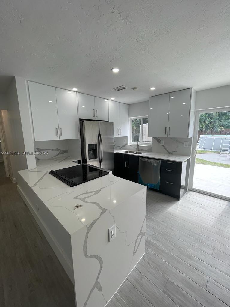 912 NE 5th St # 912, Hallandale Beach FL 33009