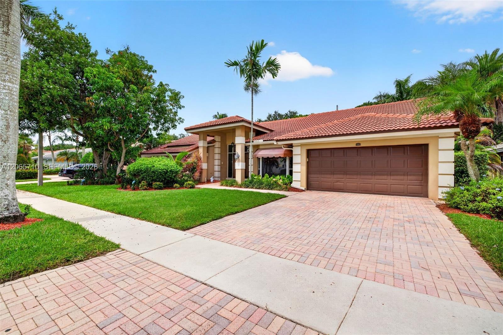 581 NW 110th Ave, Plantation FL 33324